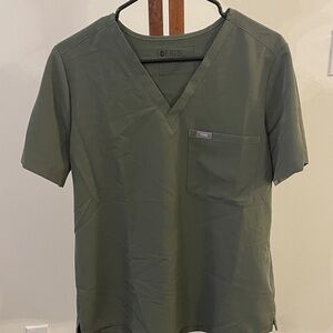 Figs Women’s Olive V-Neck Short Sleeve Tee